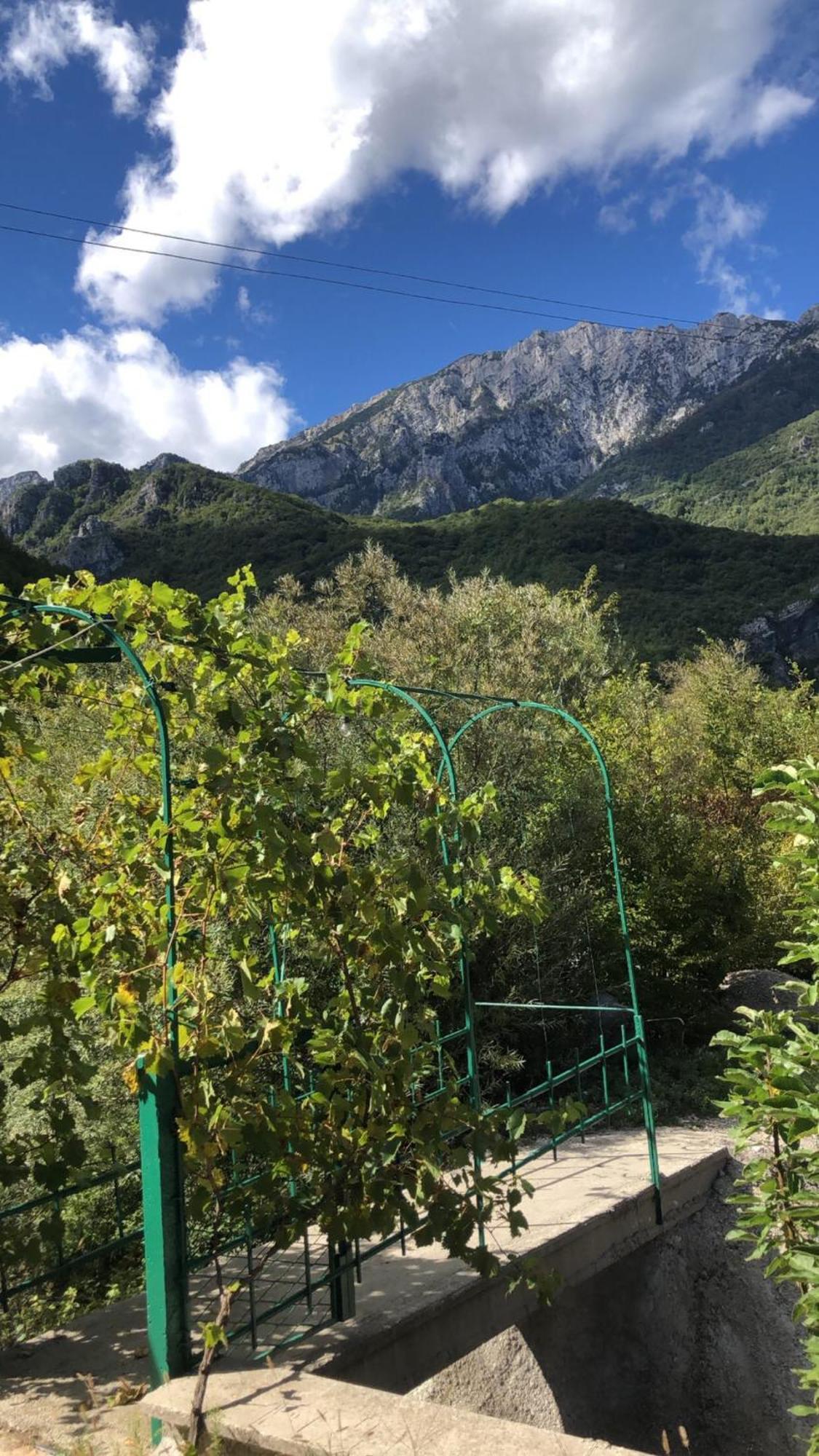 Villa Kuca Za Odmor Diva à Mostar Extérieur photo