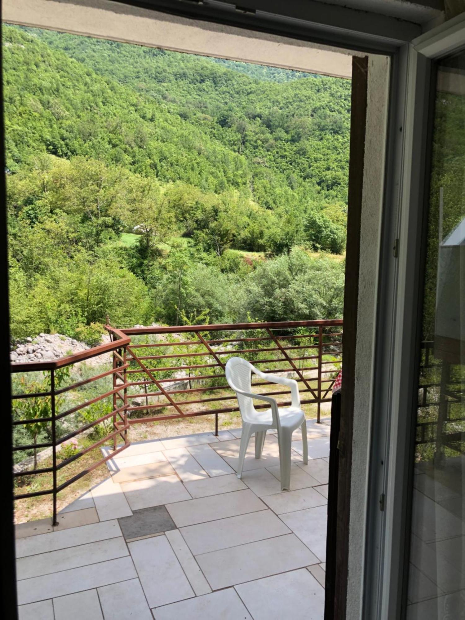 Villa Kuca Za Odmor Diva à Mostar Extérieur photo